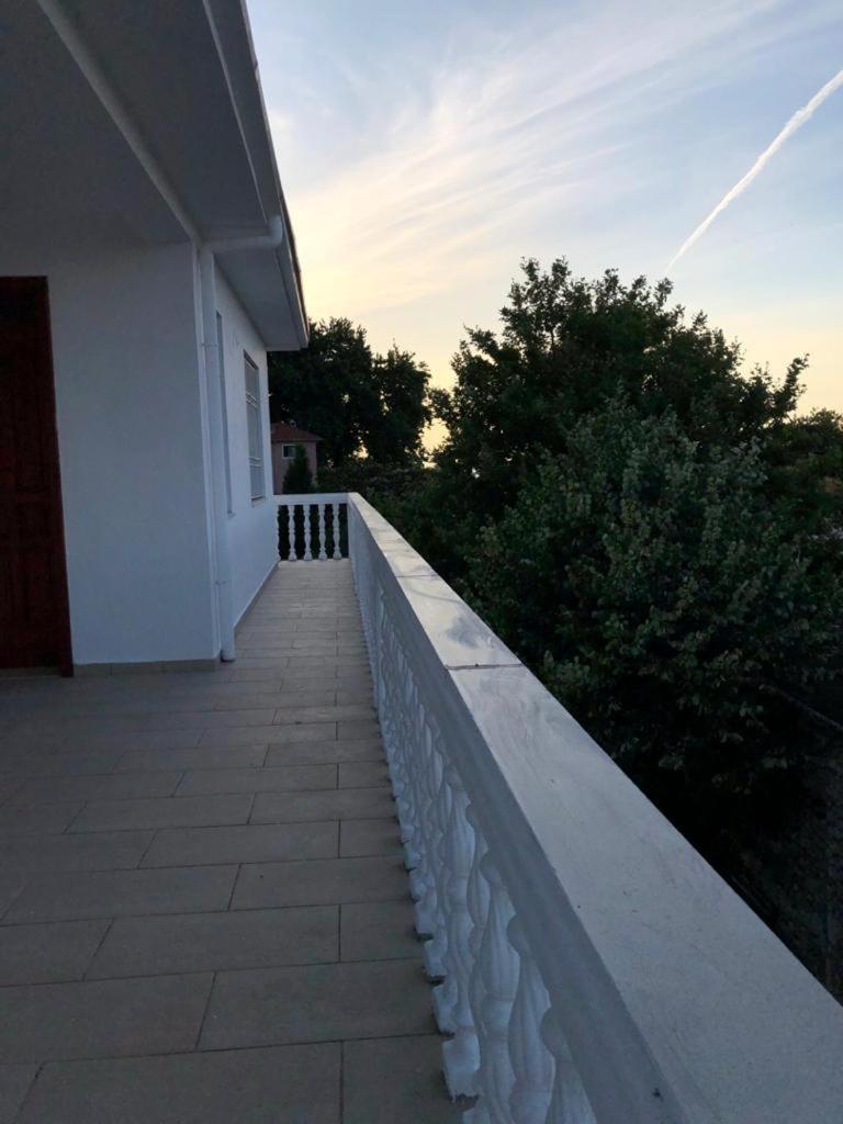 Hotel Shkodra Lake Shiroka Ngoại thất bức ảnh