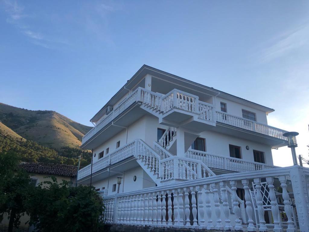 Hotel Shkodra Lake Shiroka Ngoại thất bức ảnh