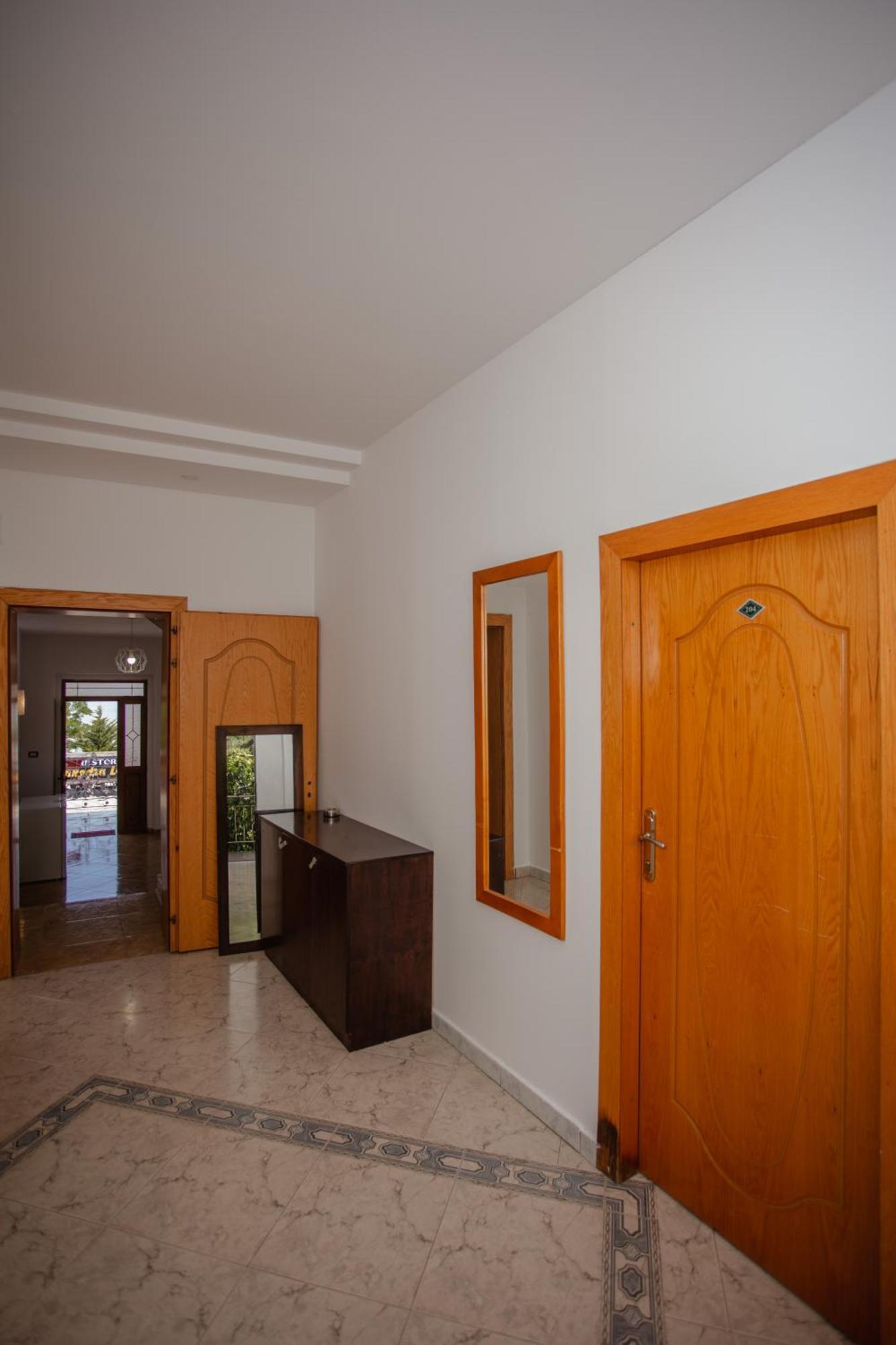 Hotel Shkodra Lake Shiroka Ngoại thất bức ảnh