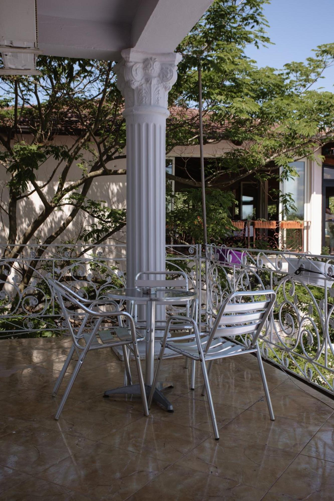 Hotel Shkodra Lake Shiroka Ngoại thất bức ảnh